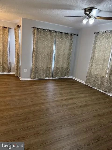 2 bed, 874 sqft, $1,900 — Photo 2
