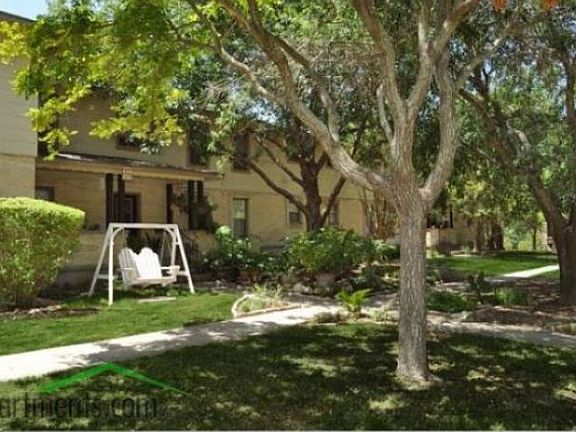 3rd image of 428 Cloverleaf Ave APT 4
