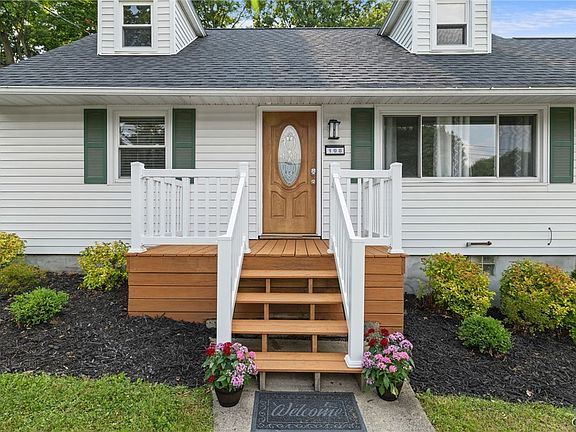 3rd image of 108 Sutton Dr