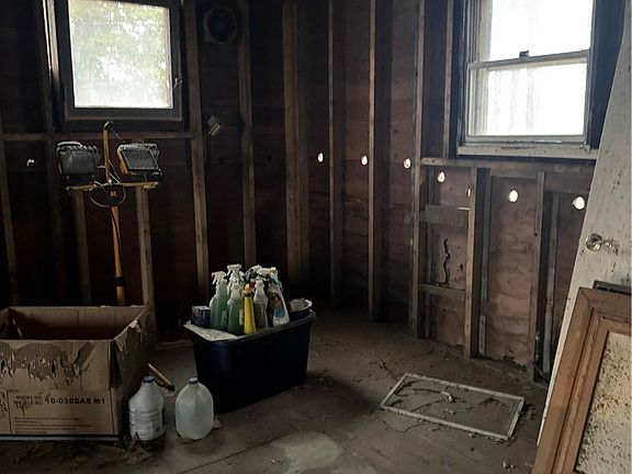 4th image of 14665 W Akron Canfield Rd
