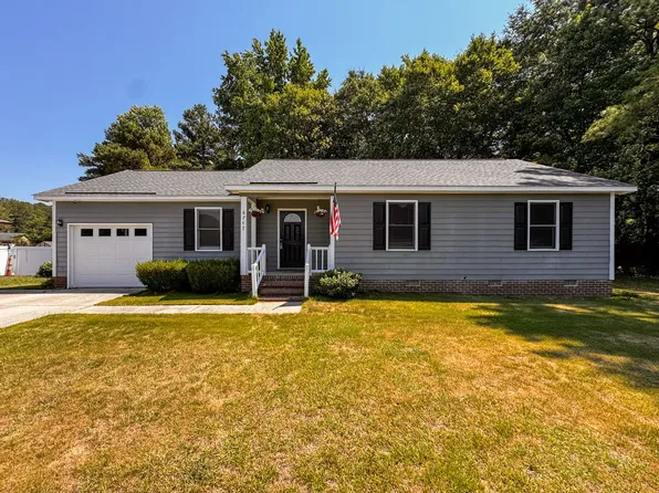6747 Vaughn Rd, Fayetteville, NC 28304