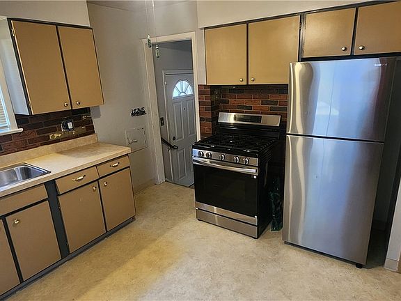 5th image of 12908 Oak St