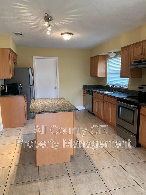 Building Photo - 617 Gray Squirrel Ct