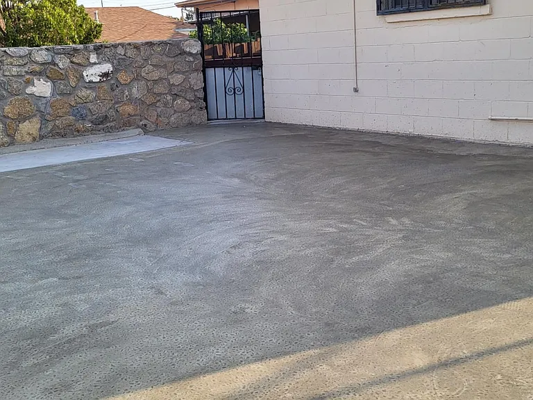 2611 Mobile Ave #B — Photo 9