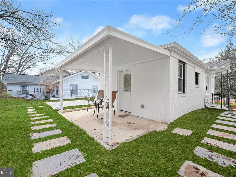 402 Elm Ave — Photo 31
