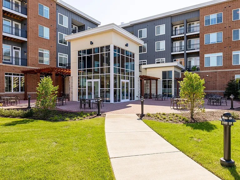 Icon Riverwalk - 55+ Active Adult Apartment Homes — Photo 12