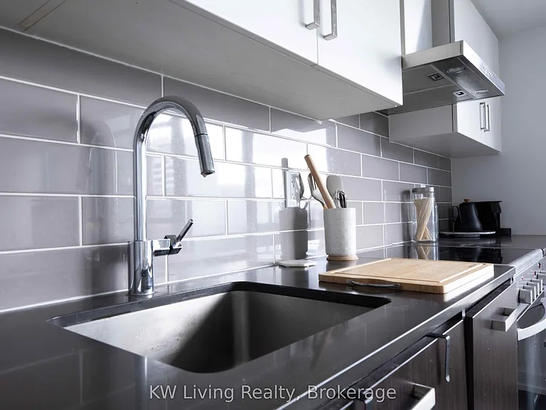 125 Redpath Ave #316 — Photo 8
