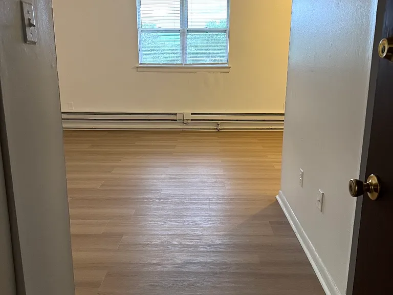 96 Barry Ave #C — Photo 7