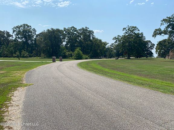 5th image of Oak Dr #28