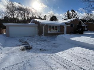 17 Locke Ave, Clearview, ON L0M1S0