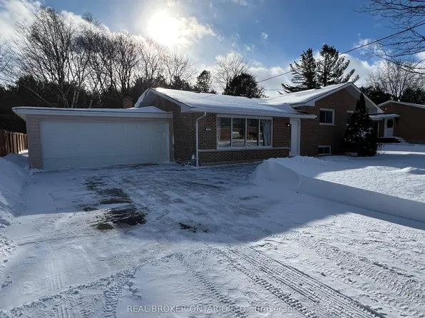 17 Locke Ave, Clearview, ON L0M 1S0