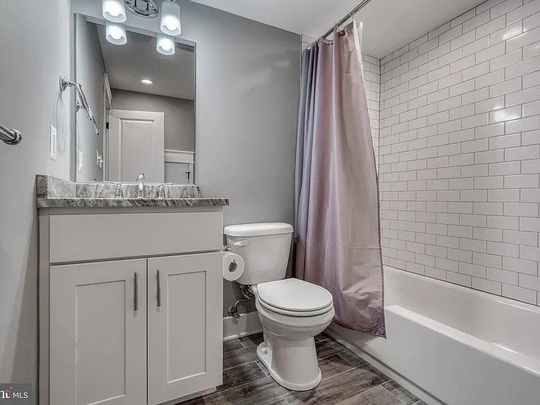 939 S Baylis St — Photo 21