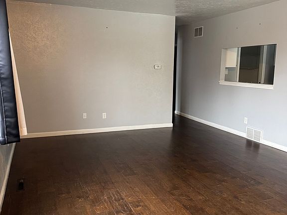 5th image of 52112 Friars Ct #D