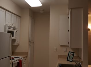 1001 Raritan Dr, Saint Louis, MO 63119