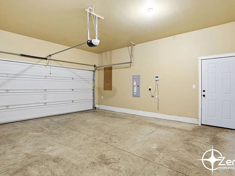 4608 NE 91st Way — Photo 3