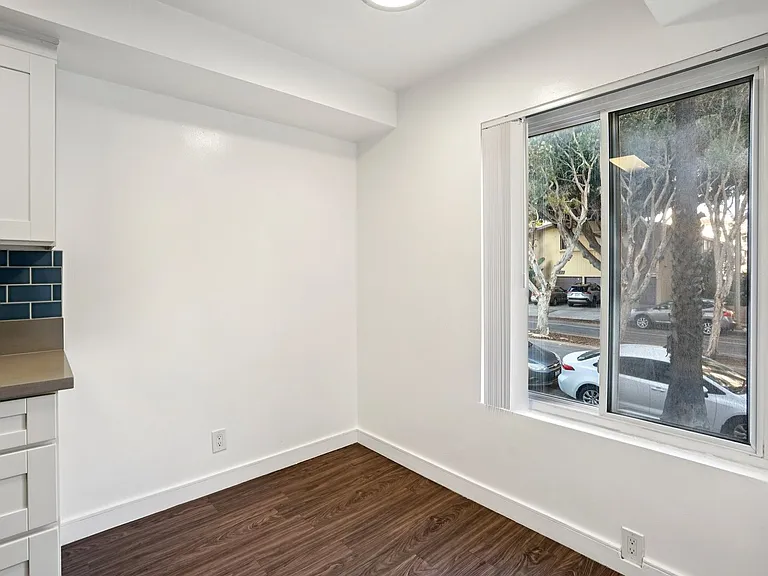 123 California Ave — Photo 29