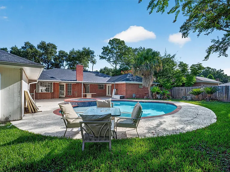 3910 Chile Dr — Photo 45