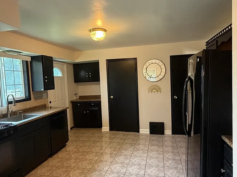 39 Leonard St #1 — Photo 15