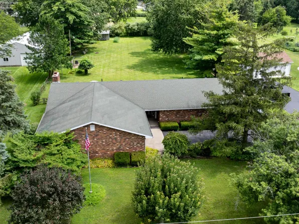 515 Everett Rd, Fremont, OH 43420