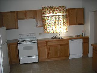 2nd image of 1034 Hays St