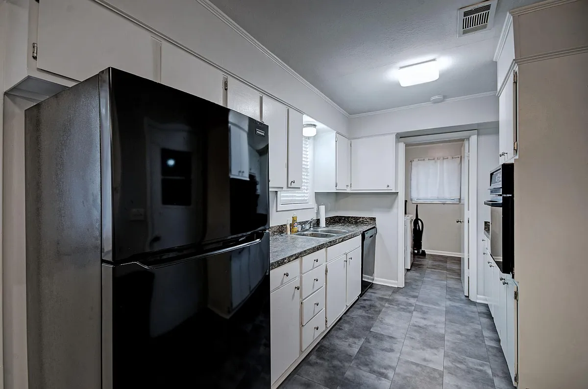 Building Photo - 403 Turtle Creek Dr
