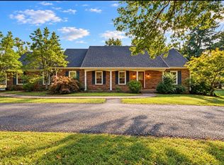 518 Drakesborough Dr, Bowling Green, KY 42103