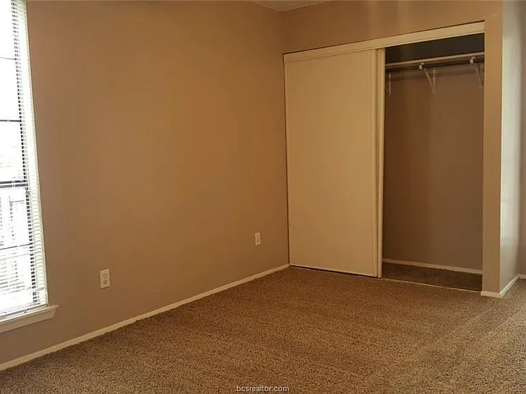 1020 Autumn Cir #A — Photo 12
