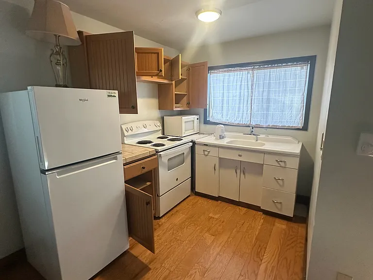 962 Laurel Ave — Photo 7