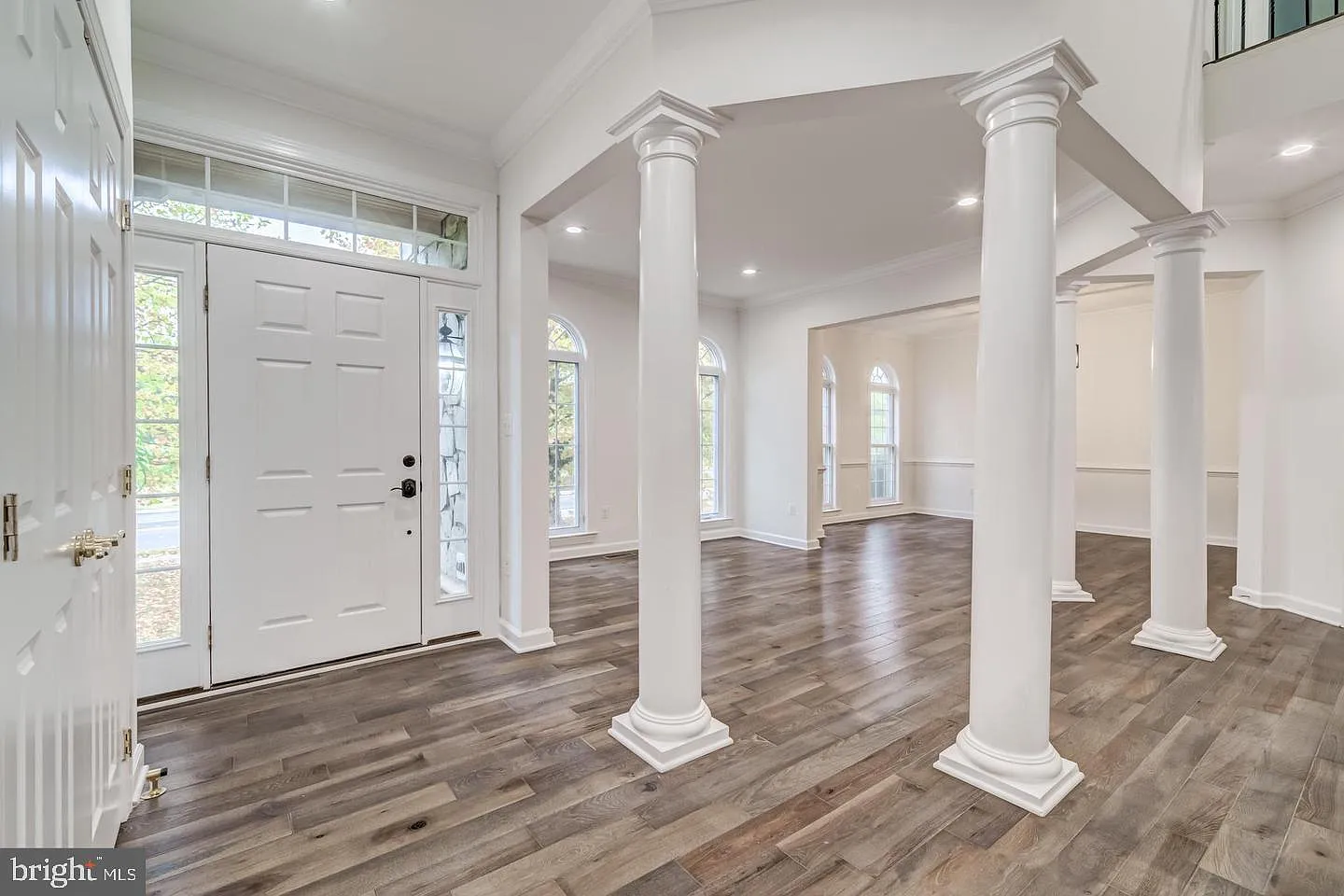 4 bed, 3.5 bath, 4199 sqft, $4,350 — Photo 3