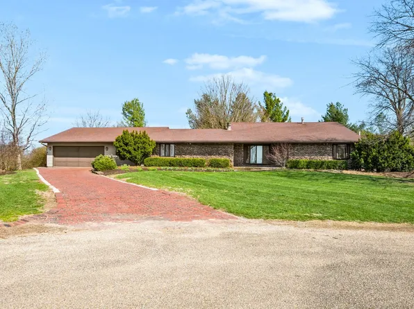 19042 Whisper Ln, Bloomington, IL 61705