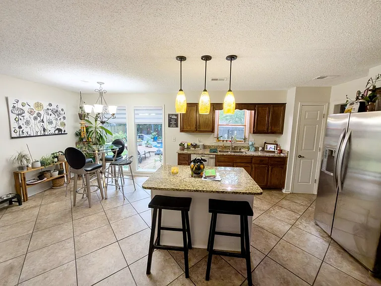 743 Grovewood Dr — Photo 8