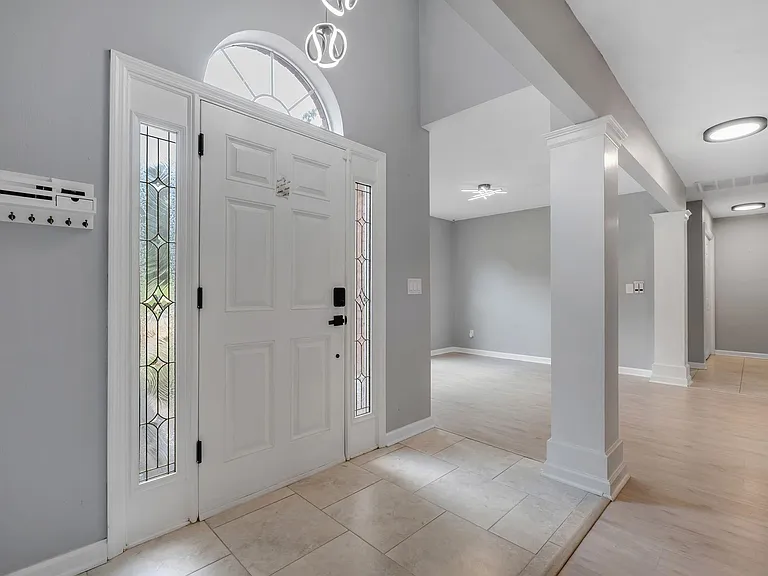 4916 Heathe Dr — Photo 1