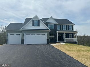 33 Helens Dr, Greencastle, PA 17225