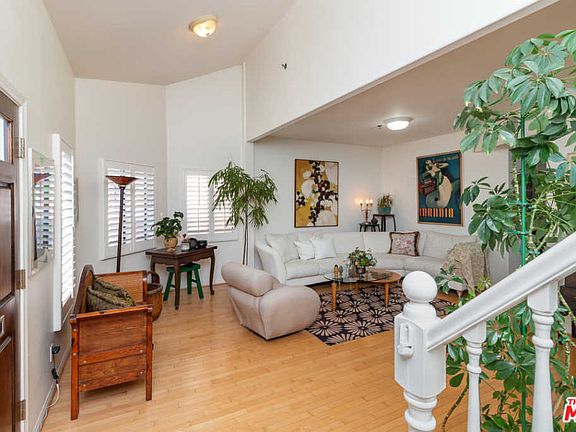 2nd image of 4030 Sawtelle Blvd