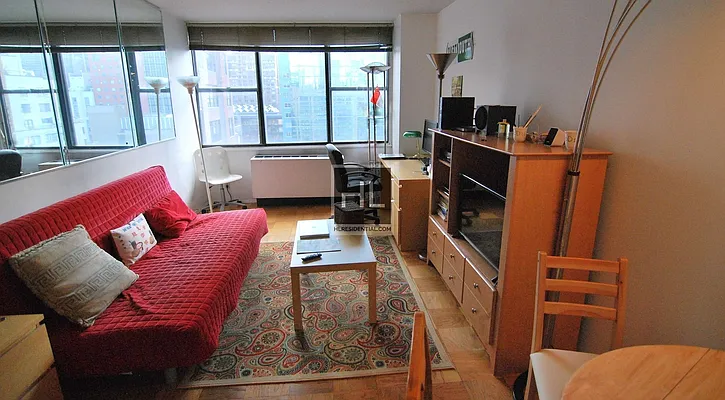 Rented by Highline Residential | media 31