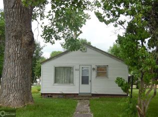 922 Belmont Ct, Burlington, IA 52601