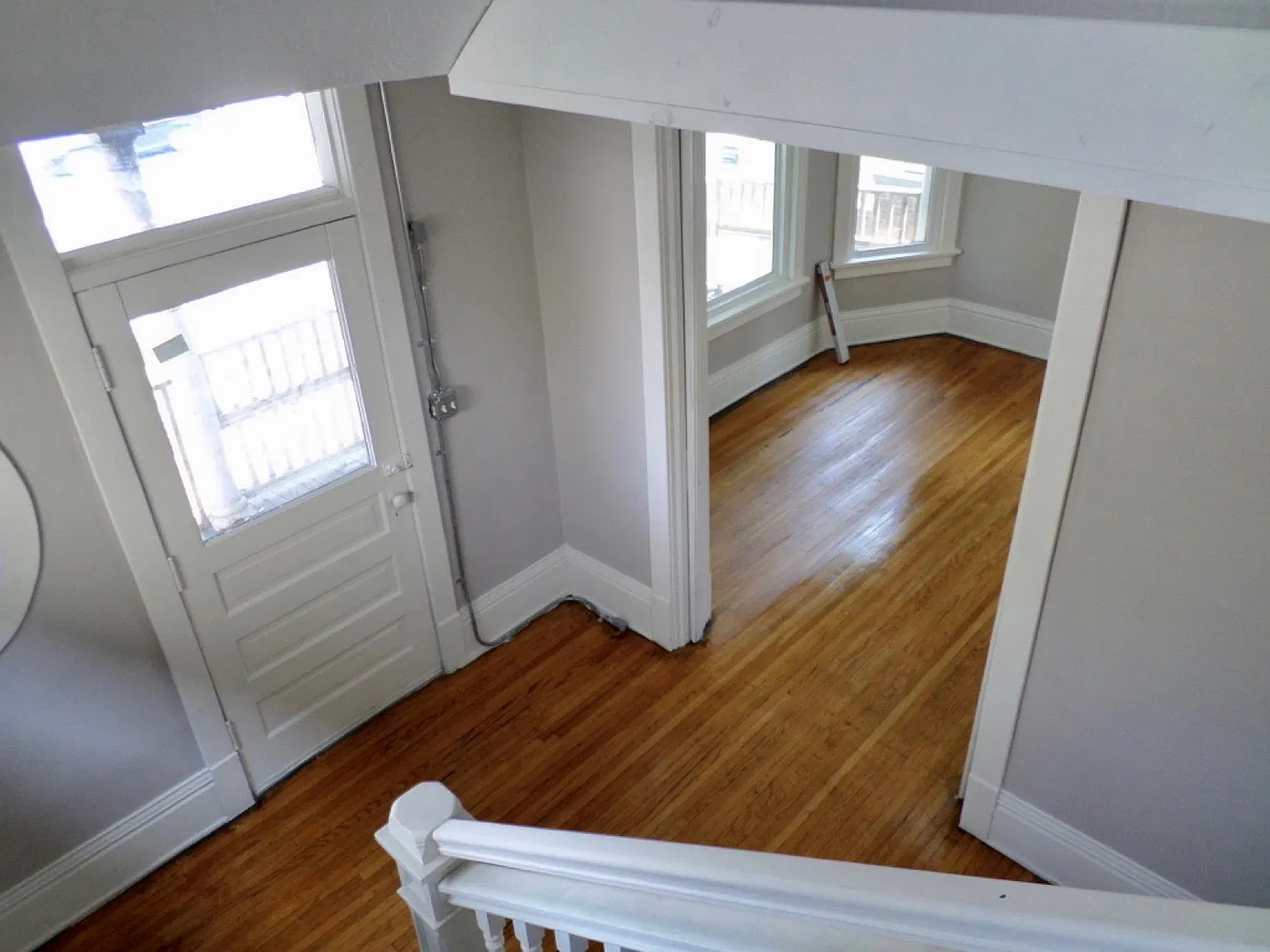 5 bed, 1.5 bath, 1995 sqft, $2,500 — Photo 2