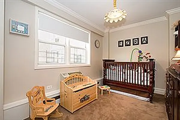 Sold by Douglas Elliman | media 21