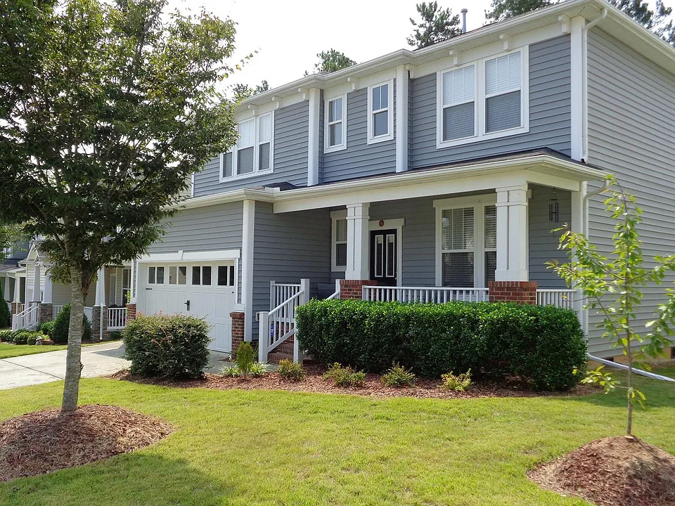 1906 Pear Tree Ln