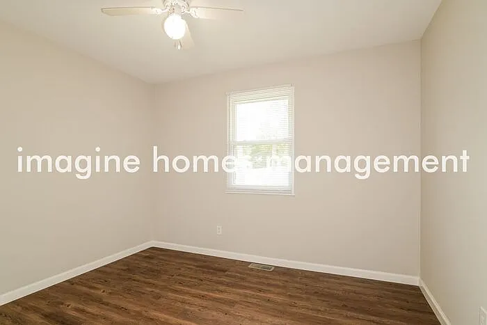 302 Clara St — Photo 9
