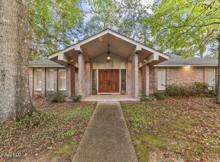 5465 Saratoga Dr, Jackson, MS 39211