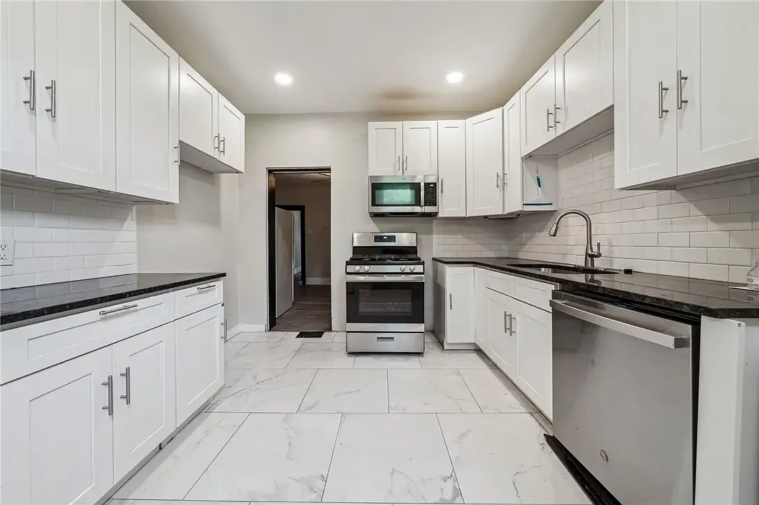 4 bed, 1625 sqft, $699 — Photo 3