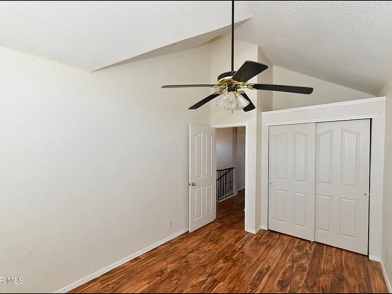 12121 Tower Hill Dr — Photo 30