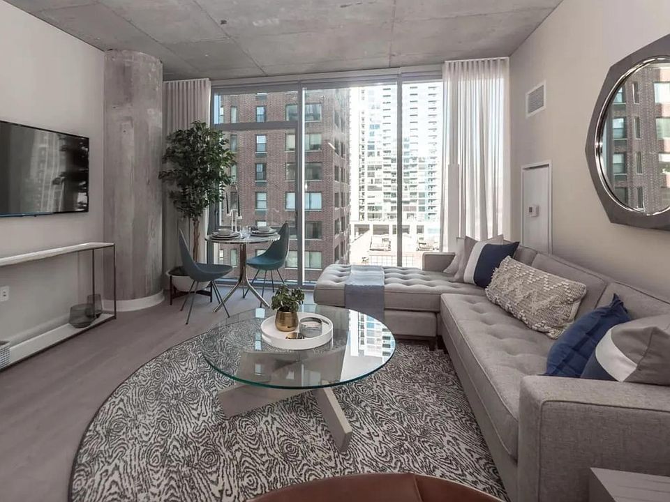 1st image of 201 W Illinois St #1611