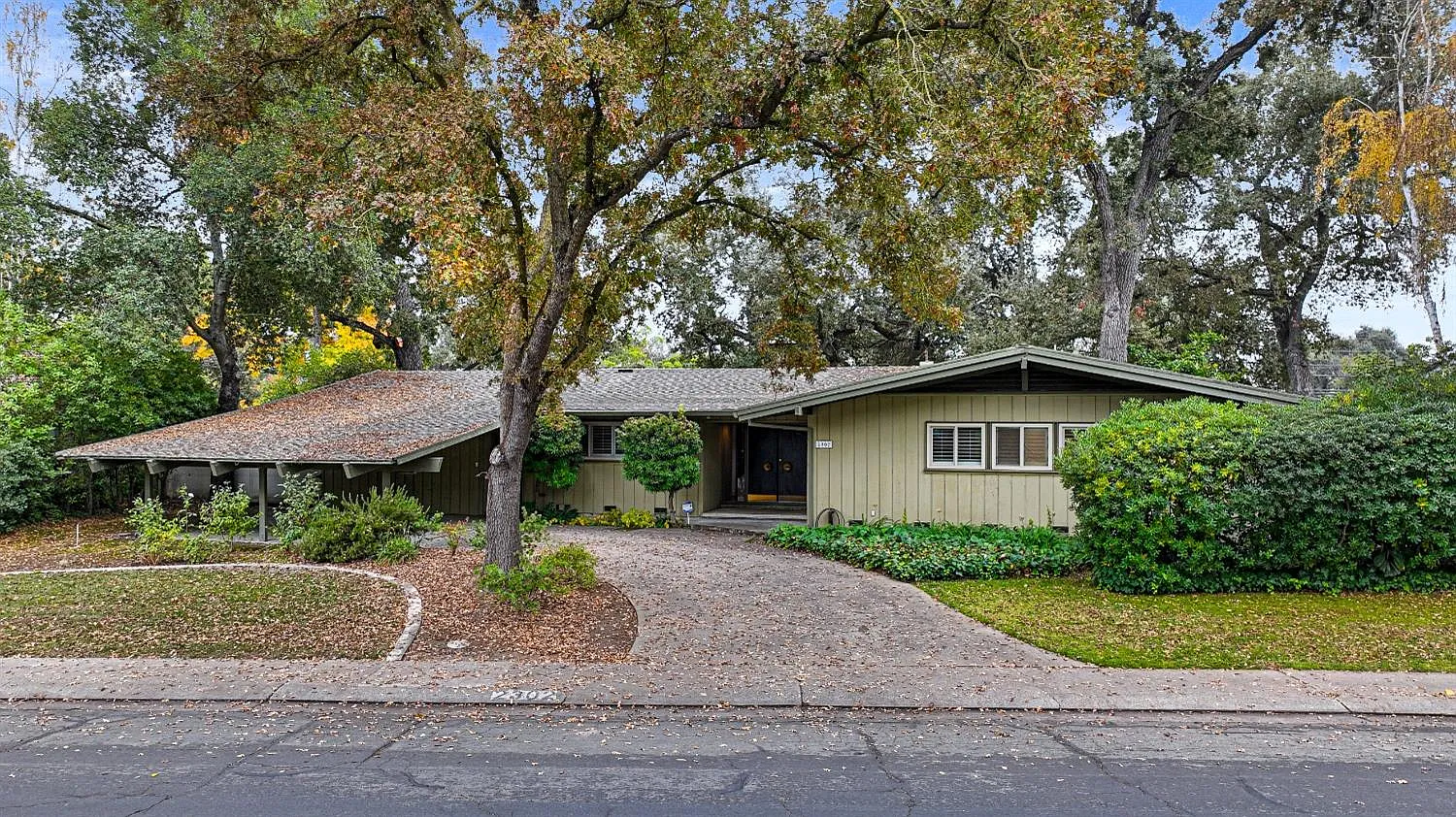 2302 Bonniebrook Dr photo 1