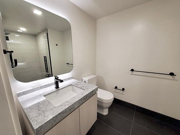 2nd image of 950 Tennessee St #222