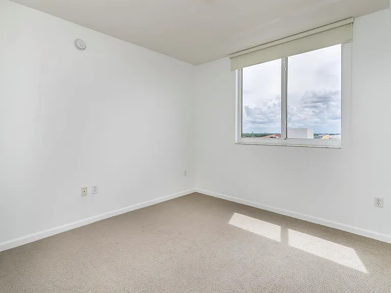 18800 NE 29th Ave #923 — Photo 16
