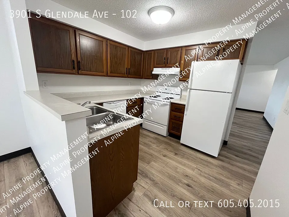 3901 S Glendale Ave #102