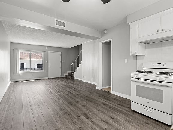 5th image of 112 E Buckthorn St APT 4