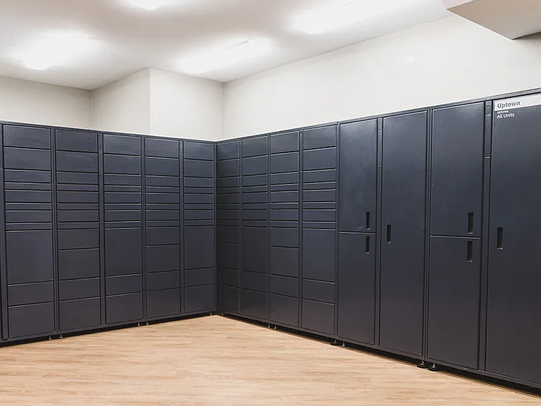Self-service Amazon Hub package lockers